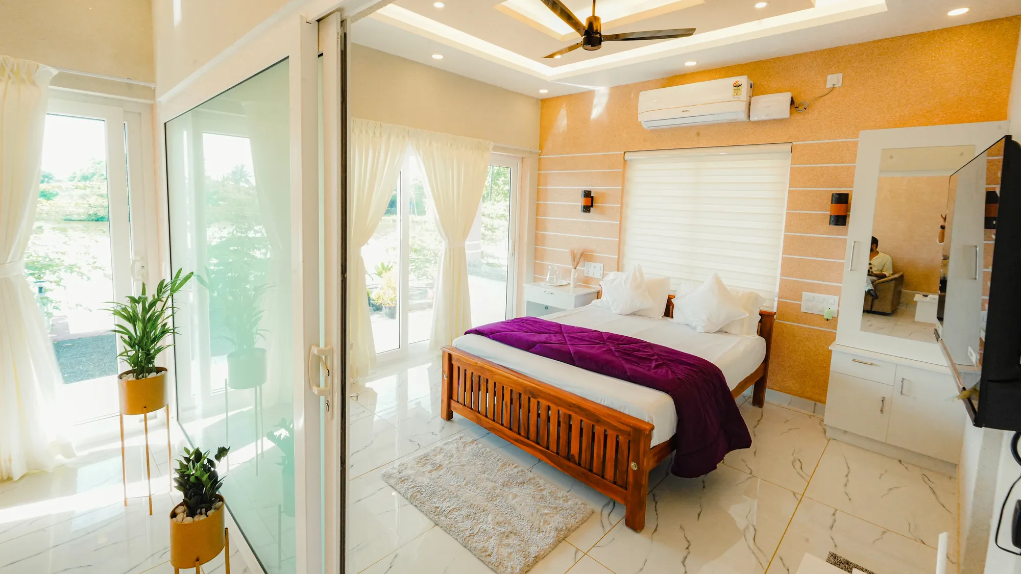 Master Waterfront Suite
