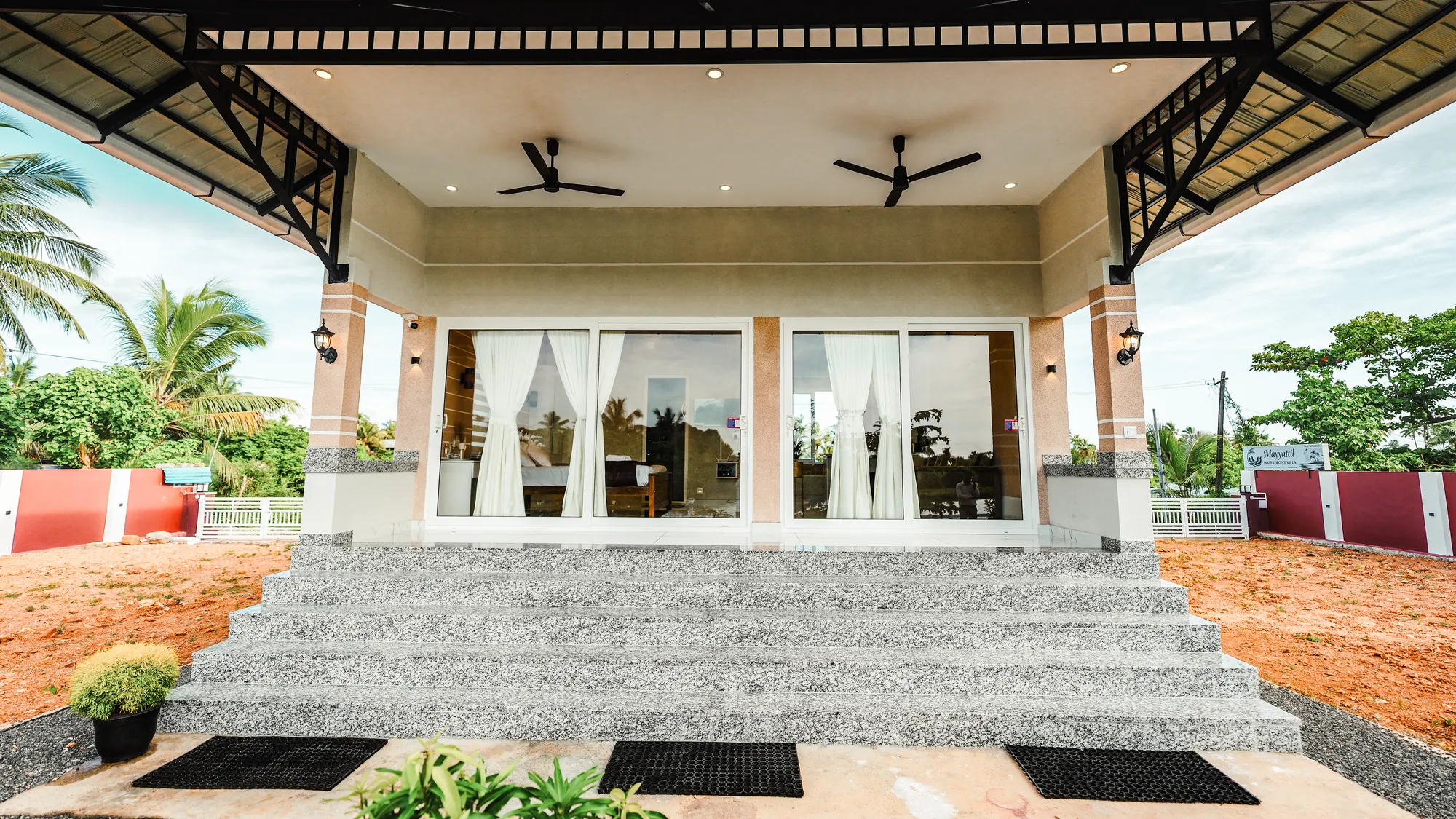 Open-Air Veranda & Sit-Out
