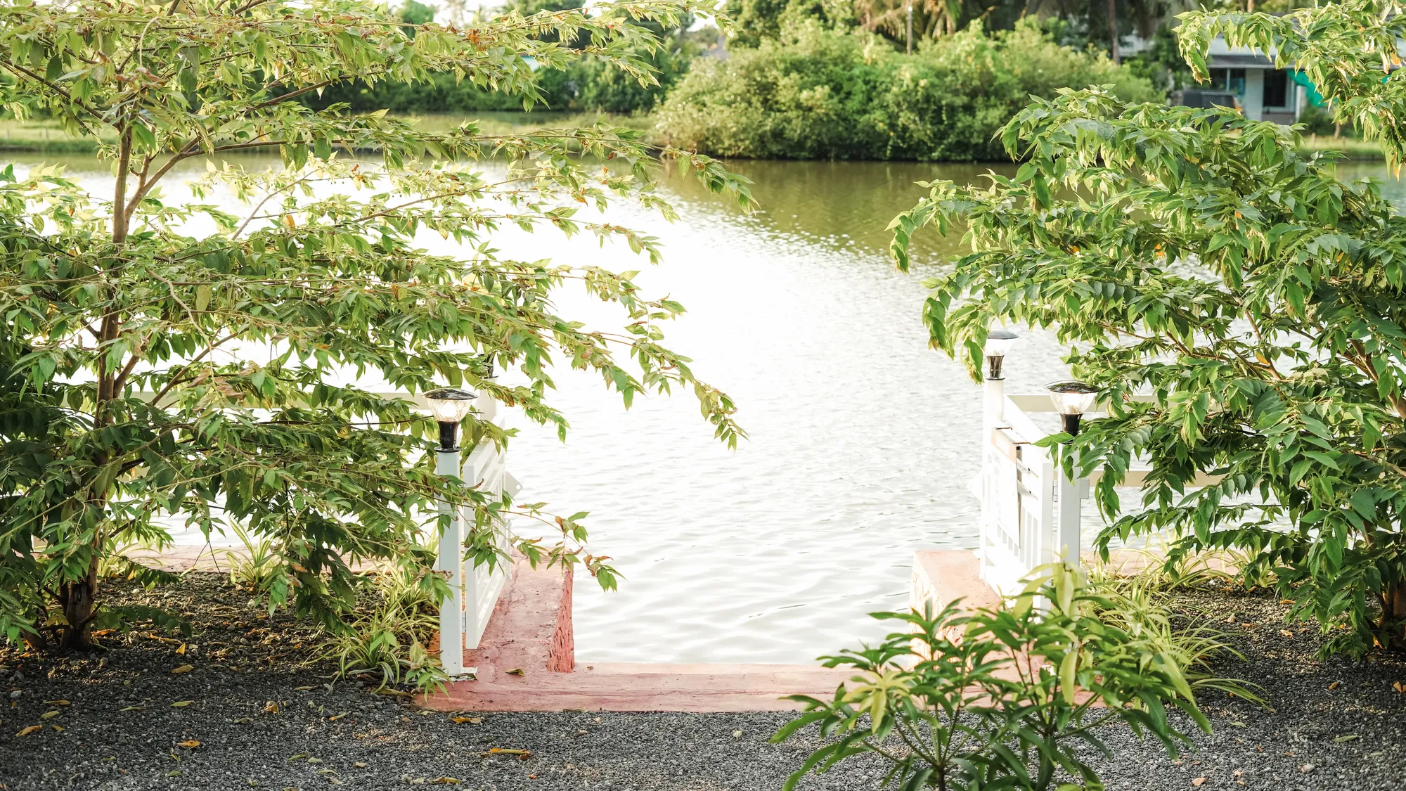 Private Riverside Deck & Water Steps